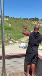 Şile’de cankurtarandan çöplerini bırakanlara anonslu uyarı: "Size yakışmadı"