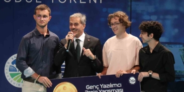 Müjdeli haber genç yazılımcıların ödül töreninde geldi: Sakarya’ya Bilim Merkezi kurulacak
