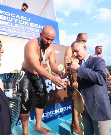 Sekapark Güreşleri’nin başpehlivanı Orhan Okulu oldu