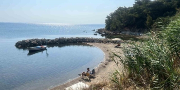 Burhaniye’de Pelitköy İçmeler Sahili sakinleri kıyı işgaline tepkili