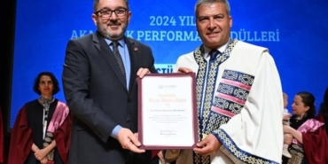 BŞEÜ Rektörü Prof. Dr. Kaplancıklı’ya akademik üstün başarı ödülü