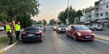 Trafik ekiplerinden ters yön ve hatalı park denetimi!