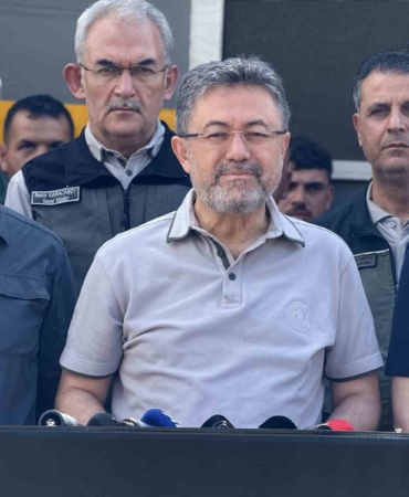 Bakan Yumaklı açıkladı: "Yangının şu an itibariyle büyük ölçüde kontrol altına alındığını söylemek istiyorum"