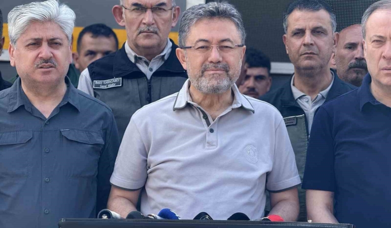 Bakan Yumaklı açıkladı: "Yangının şu an itibariyle büyük ölçüde kontrol altına alındığını söylemek istiyorum"