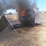 Enez’de park halindeki karavanda yangın çıktı