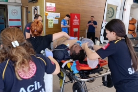 Bursa’da fabrika çatısından düşen usta ağır yaralandı