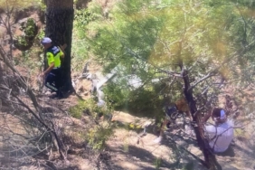 Balıkesir’de araç dere yatağına uçtu: 1 ölü