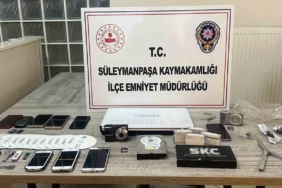 Eve davet ettikleri kişilerin uygunsuz görüntülerini çeken 4 kişi tutuklandı