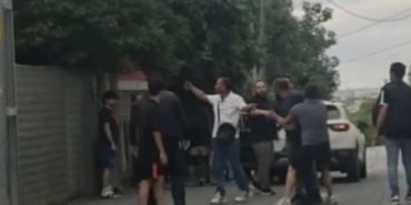 Sultangazi’de kimlik kontrolüne direnen alkollü şüpheli kadın polise saldırdı