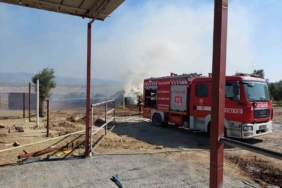 Edremit’te besi çiftliğinde yangın paniği