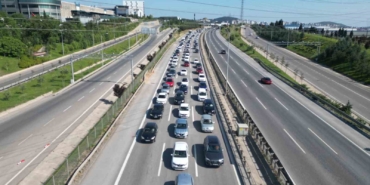 Kurban Bayramı dönüşünde kilometrelerce trafik kuyruğu oluştu