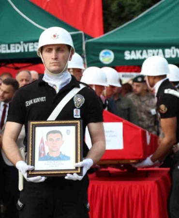 Çankırı’daki kazada hayatını kaybeden polis özel harekat kursiyeri Sakarya’da defnedildi