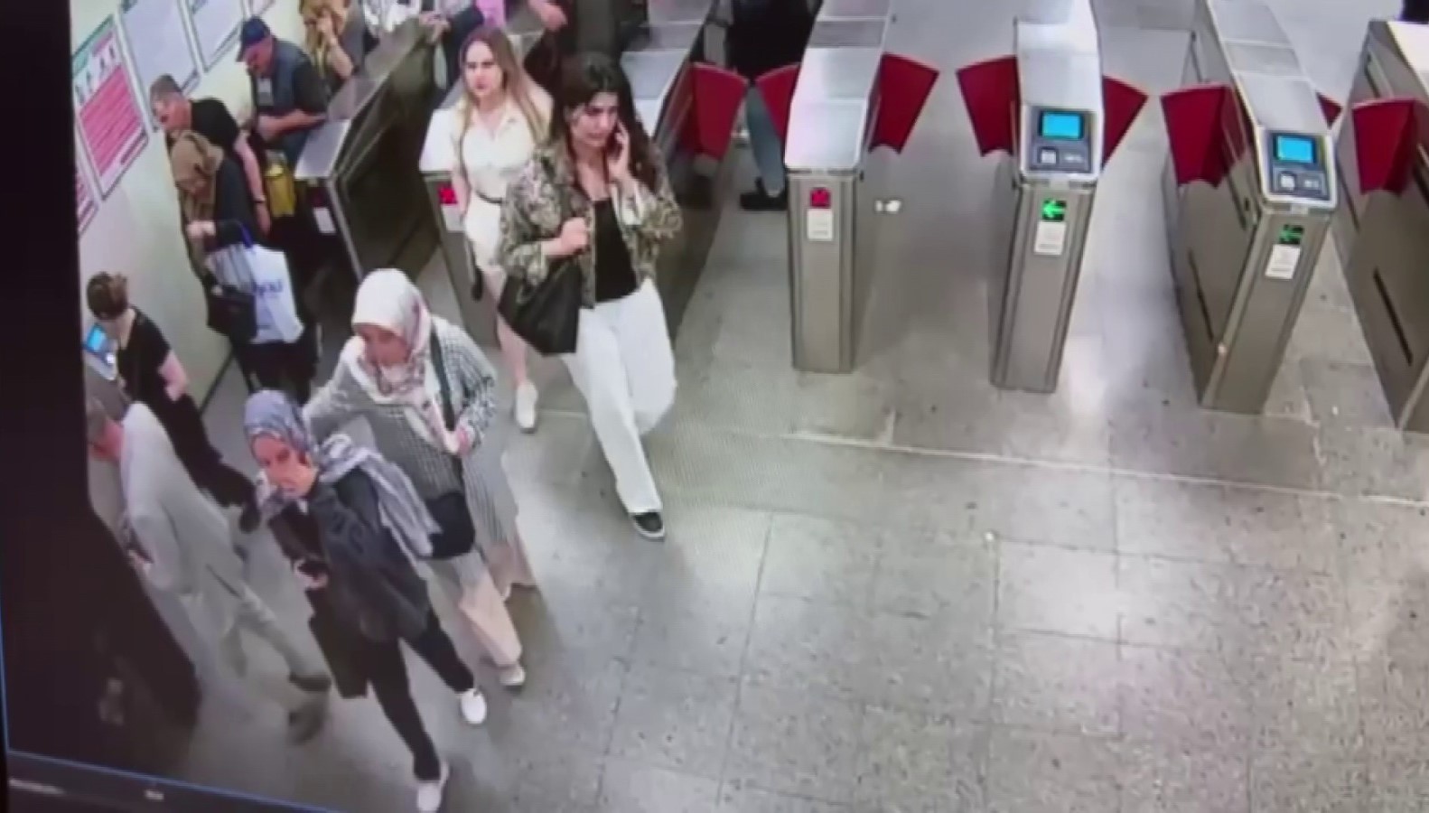 Marmaray’daki yumruk olayında yeni gelişme: Genç kız babadan şikayetçi oldu