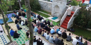 Tarihi namazgahta bayram namazı