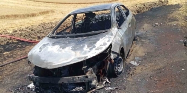 Tekirdağ’da egzozdan çıkan kıvılcım otomobili küle çevirdi