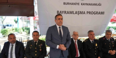 Burhaniye’de bayramlaşma töreni yapıldı