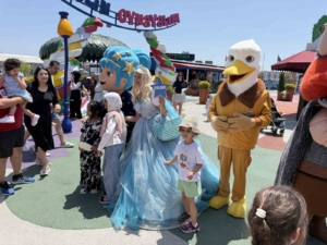 Bayramın ikinci gününde çocuklar eğlence merkezine akın etti