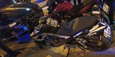 Park içindeki yaya yolunda motosikletle gezenler için gereği yapıldı