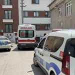 Bıçaklı kavgada 2 kardeş ve polis memuru yaraladı