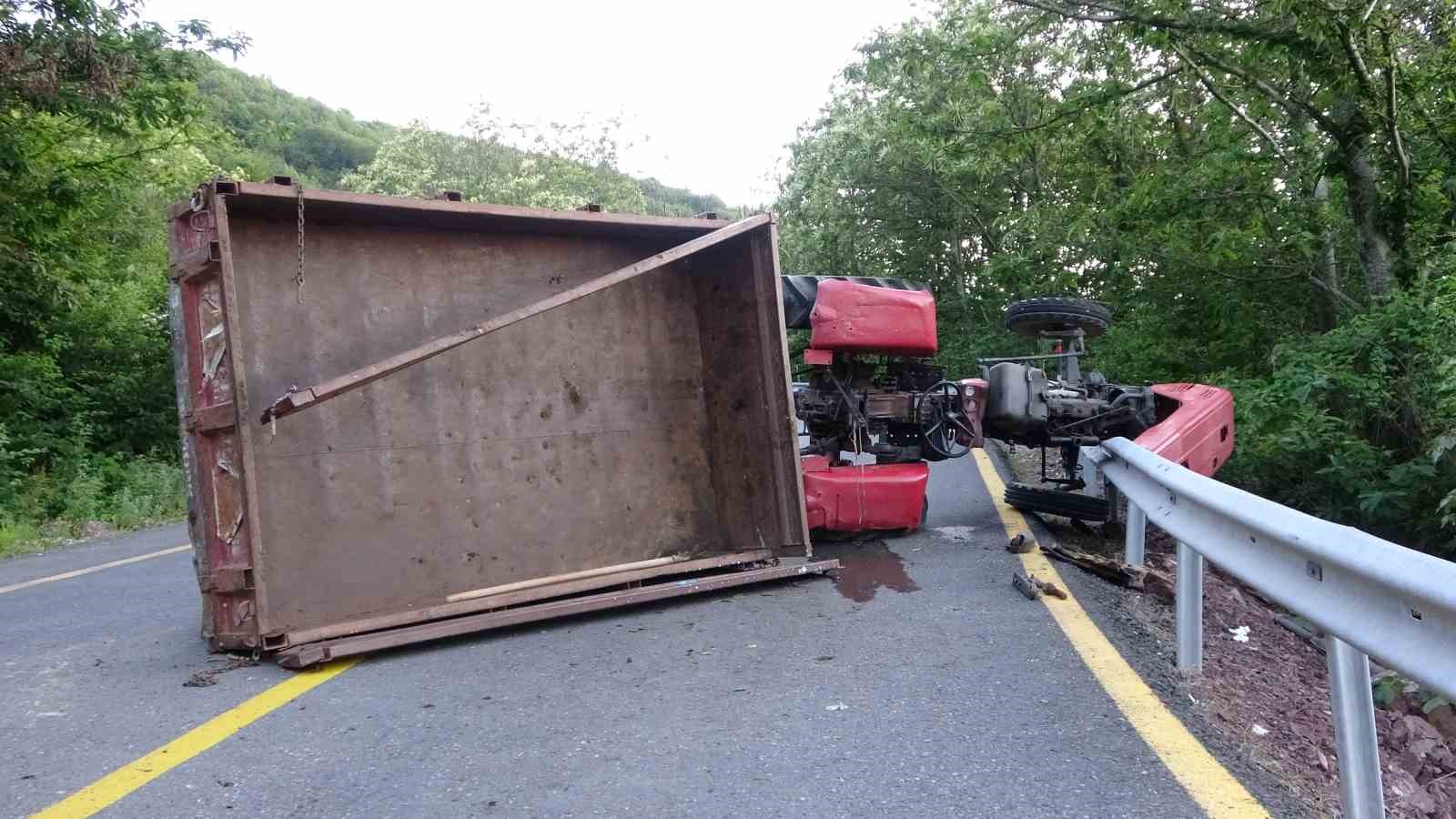 Yan yatan traktörün altında kalan sürücü ağır yaralandı