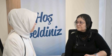 Esenyurt Belediyesi sokağa atılan Dilber teyzeye sahip çıktı