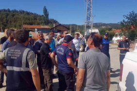 Orman yangını sebebiyle evlerinden tahliye edilen vatandaşın endişeli bekleyişi sürüyor