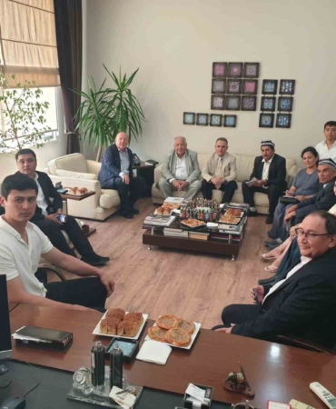 Özbek basın heyeti, Bursa’daki gazetecilerle bir araya geldi