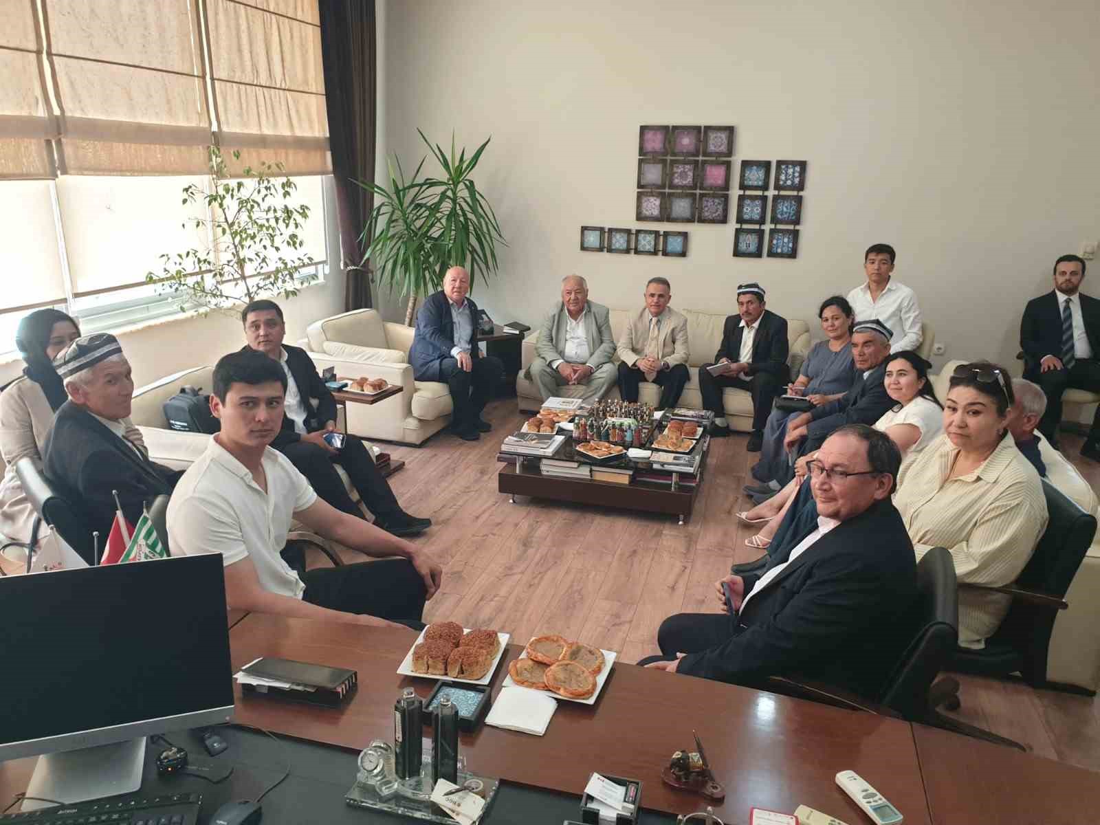 Özbek basın heyeti, Bursa’daki gazetecilerle bir araya geldi