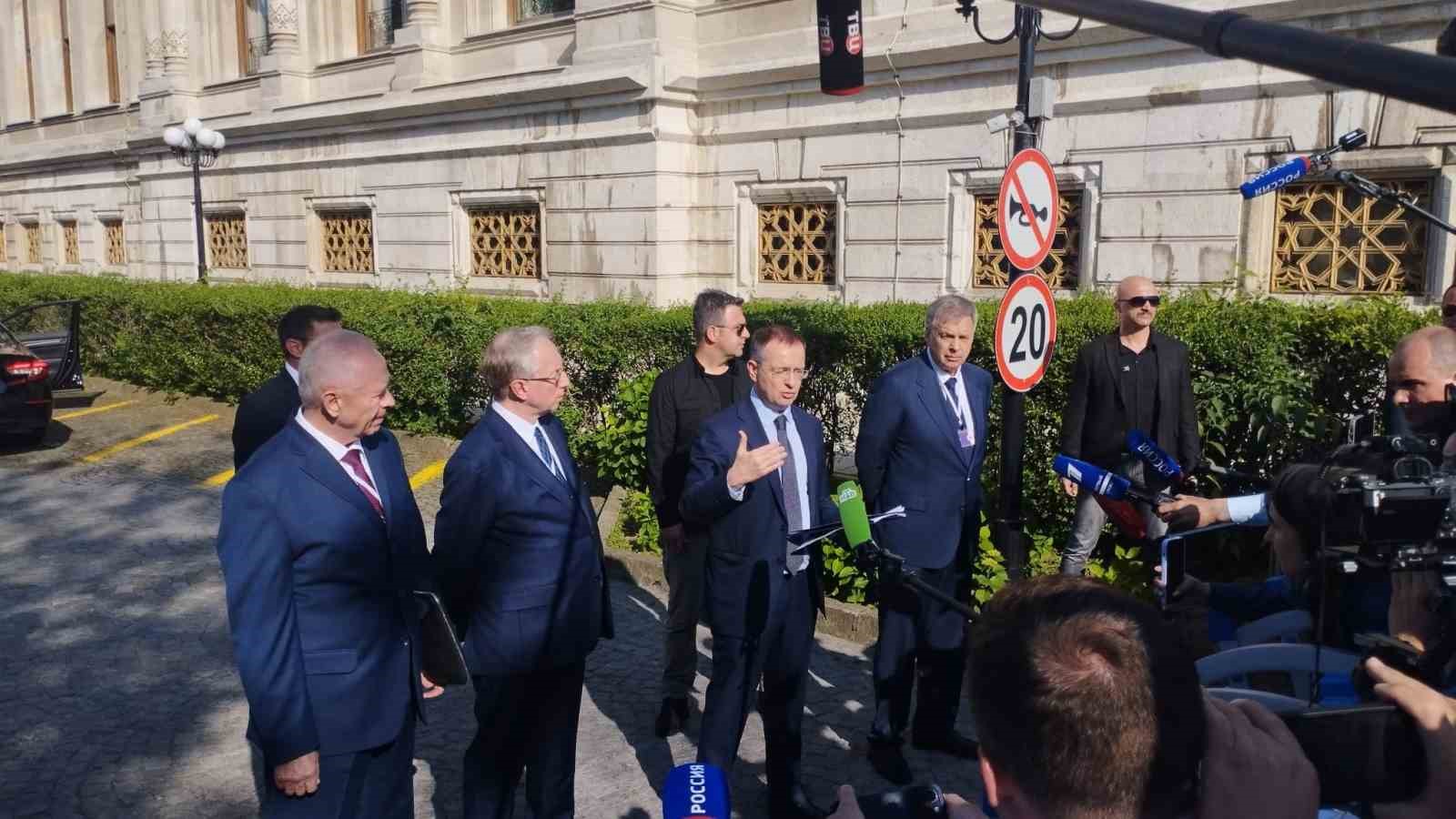 Ukrayna ve Rusya heyetleri Çırağan Sarayı’ndan ayrıldı