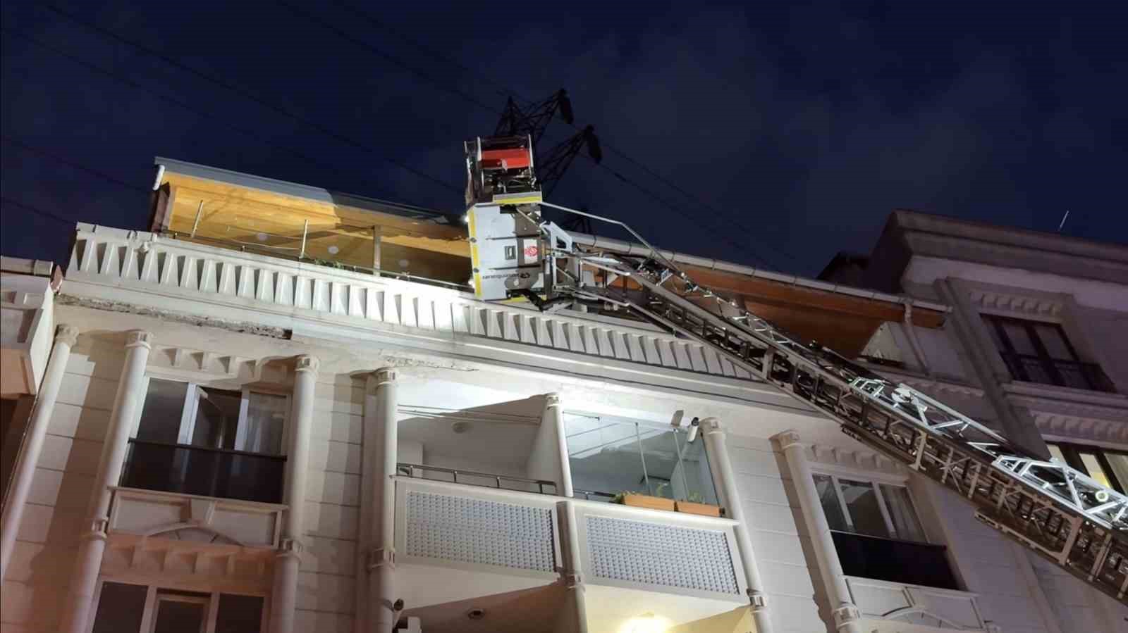 Esenyurt’ta bodrum katta çıkan yangın korkuttu: 14 kişi tahliye edildi