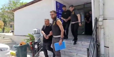 Avcılar’da 2 kişinin yaralandığı silahlı kavgada 3 şüpheli adliyeye sevk edildi