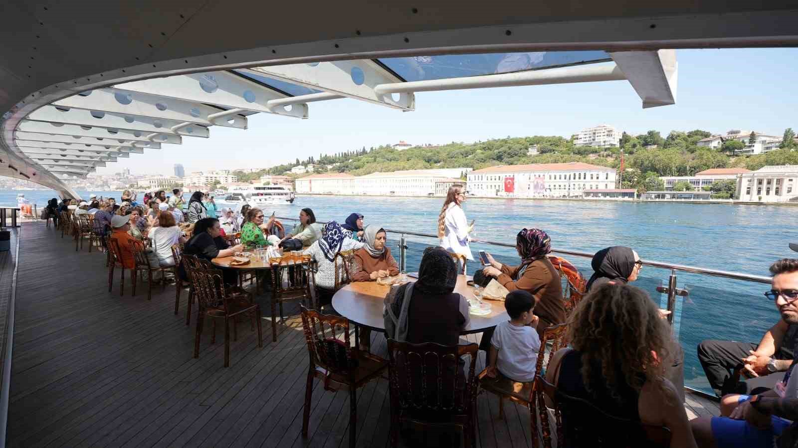 Maltepeliler İstanbul Boğazı’nda mavi yolculuğa çıktı
