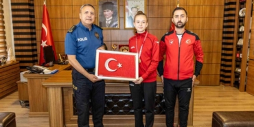 Taekwondo şampiyonu Ebrar Çakır’ı makamında ağırladı