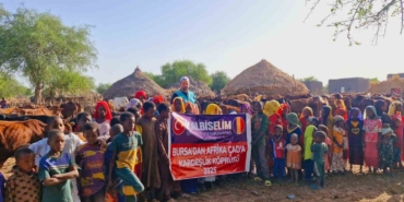 Kalbiselim Derneği Afrika’da yetimlerin yüzünü güldürdü