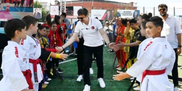 Bahçelievler Stadyumu’nda GSB Spor Okulları açılış töreni gerçekleştirdi