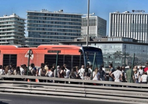 Küçükçekmece’de metrobüste yangın paniği