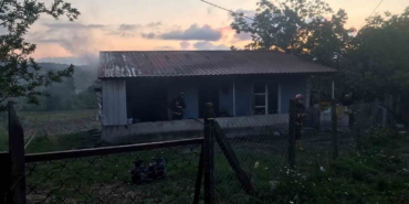 Sevgilisiyle kaldığı evi yaktı, kaçarken kaza yaptı