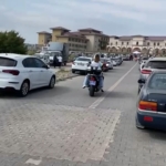 Bandırma’da polis zamana karşı yarıştı, geç kalan öğrenci son anda sınava yetişti