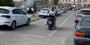 Bandırma’da polis zamana karşı yarıştı, geç kalan öğrenci son anda sınava yetişti