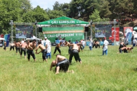 Çalı’da başpehlivan Mehmet Yeşil Yeşil oldu