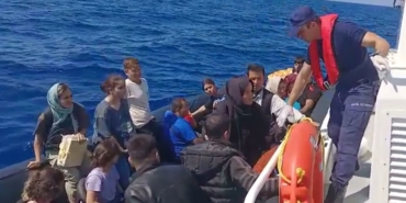 Ayvacık açıklarında 32 kaçak göçmen kurtarıldı