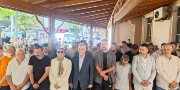Bakan Bolat, eşinin teyzesinin cenaze namazına katıldı