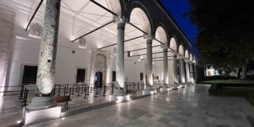 Topkapı Sarayı kapılarını en uzun günün akşamında ziyarete açıyor
