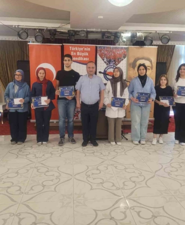 Balıkesir’de öğrenciler önce okudu, sonra yazdı