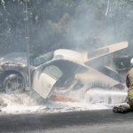 Sarıyer’de kaza yapan 10 milyon liralık Porsche alev aldı, sürücü son anda kurtuldu
