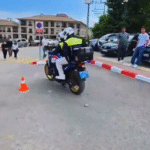 Yalova’da kimliğini unutan öğrencinin imdadına motosikletli jandarma yetişti