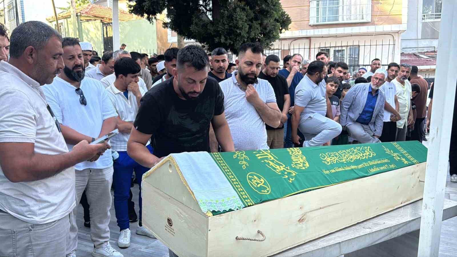 Tekirdağ’daki silahlı saldırıda hayatını kaybeden çocuk toprağa verildi