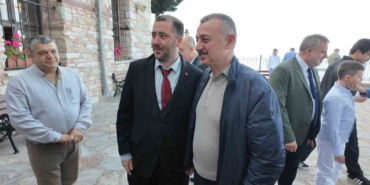 Bayram namazını 693 yıllık ecdat yadigarı camide kılan Büyükakın: "Zulümlerin son bulduğu bayram olsun"