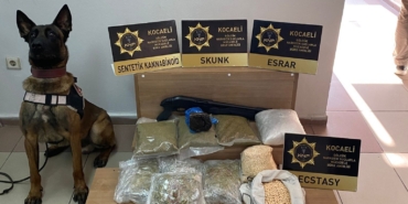 Kocaeli’nde uyuşturucu operasyonu: 9 bin 900 ecstasy hap ele geçirildi