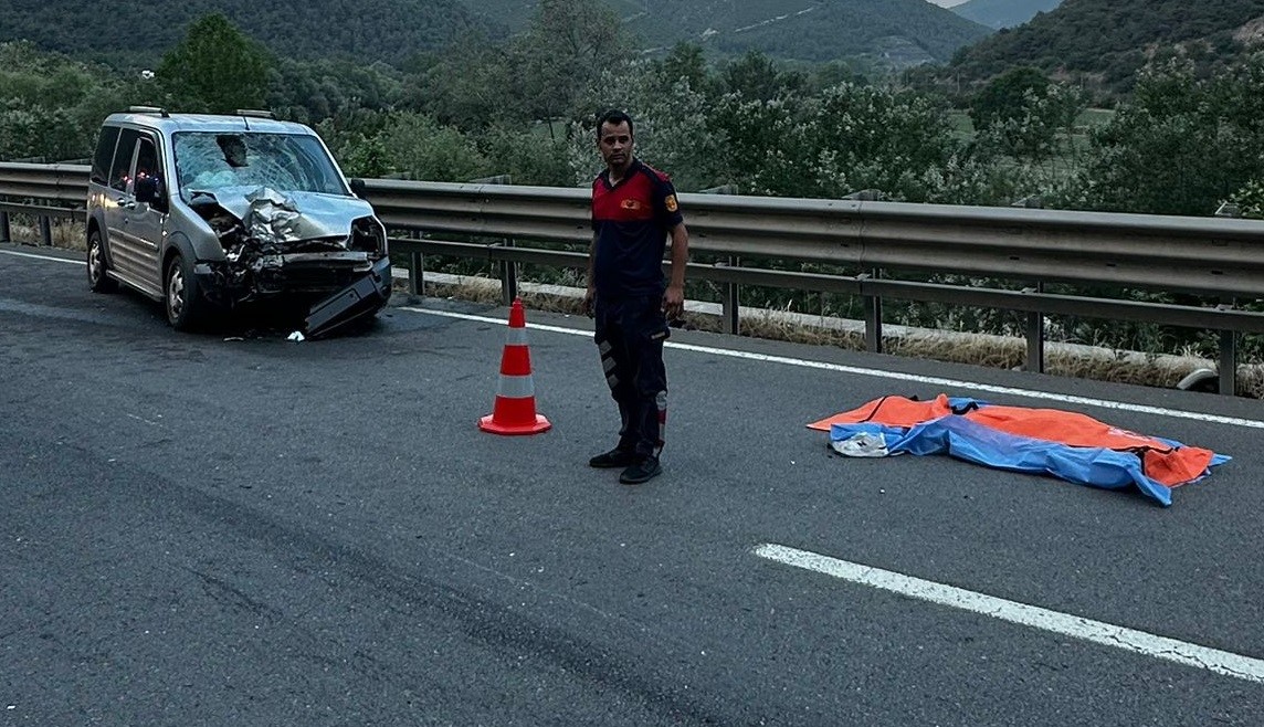 Bilecik’te meydana gelen trafik kazasında 1 kişi hayatını kaybederken, 5 kişi de yaralandı
